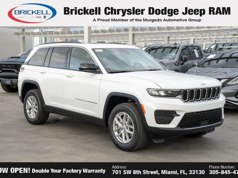 New 2025 Jeep Grand Cherokee Laredo image 3