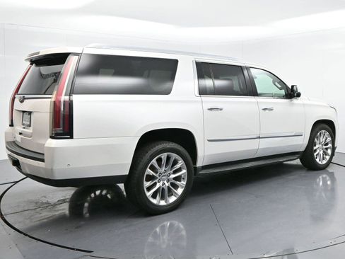 Used 2017 Cadillac Escalade ESV Luxury image 7