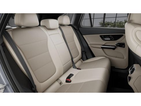 Certified 2025 Mercedes-Benz GLC 350e 4MATIC image 5