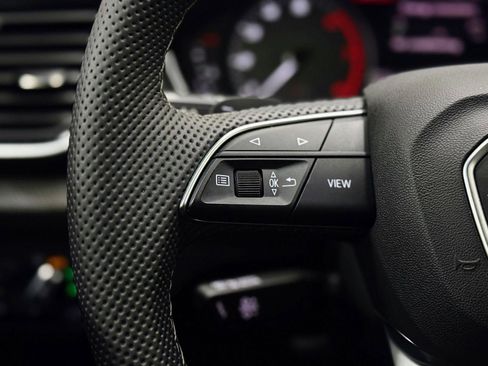 Used 2022 Audi SQ5 Premium w/ Convenience Package image 17