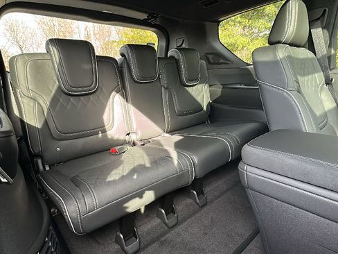 New 2026 INFINITI QX80 Autograph w/ Premium Cargo Package image 11