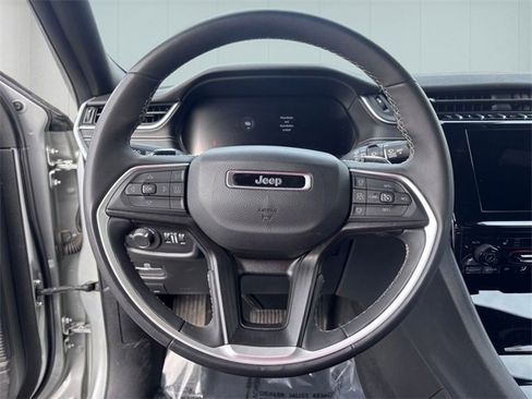 Certified 2024 Jeep Grand Cherokee L Laredo image 16