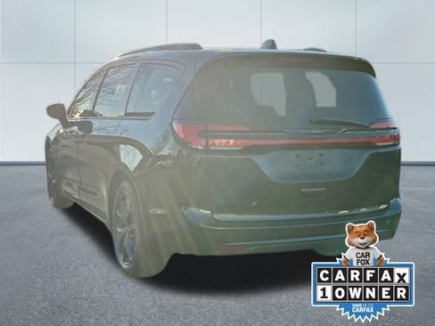Used 2021 Chrysler Pacifica Touring w/ S Appearance Package image 12