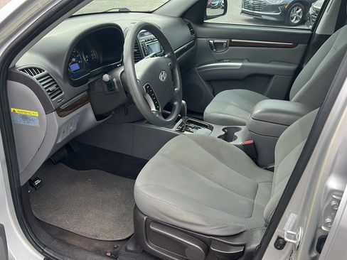 Used 2012 Hyundai Santa Fe GLS FWD image 9