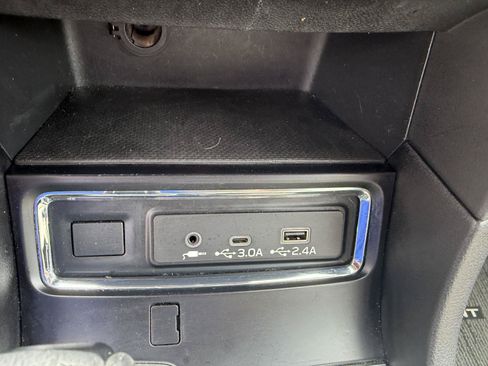 Used 2023 Subaru Ascent Limited AWD/4WD image 32