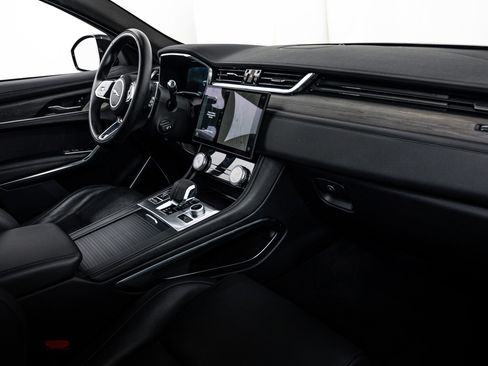 Used 2021 Jaguar F-PACE S image 11