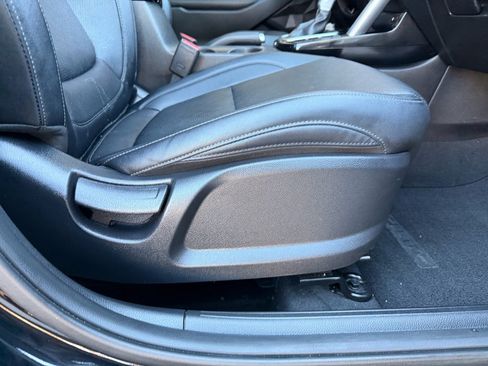 Used 2022 Kia Seltos EX image 23