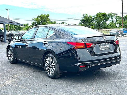 Used 2025 Nissan Altima 2.5 SV FWD image 6