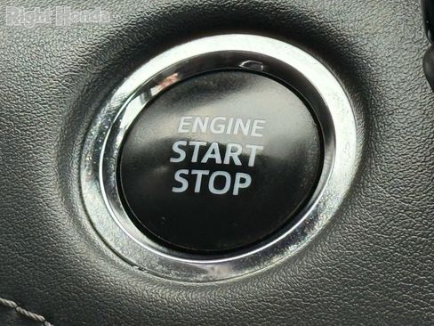 Used 2023 Toyota Highlander XLE image 25