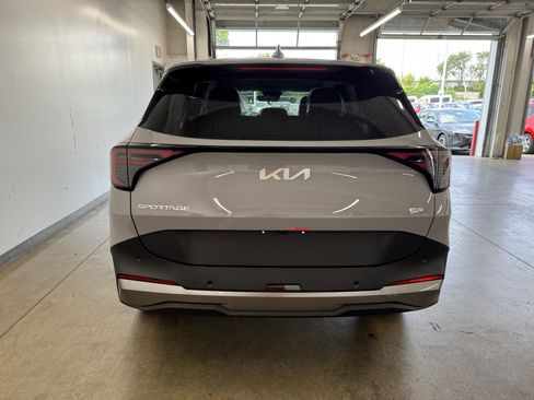 New 2026 Kia Sportage S image 32