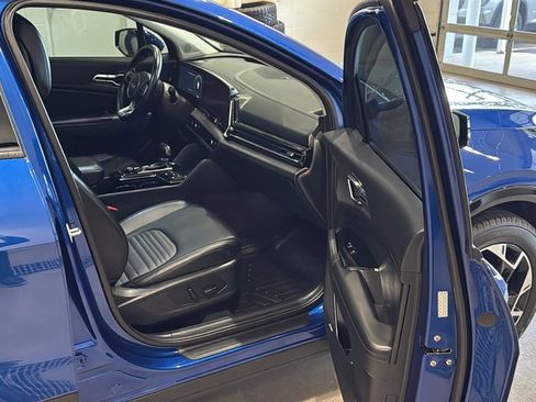 Used 2023 Kia Sportage SX image 12