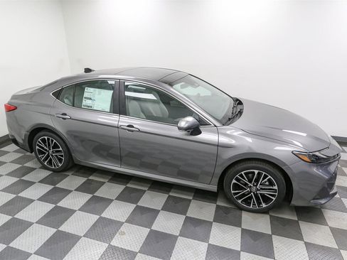 New 2026 Toyota Camry XLE image 5