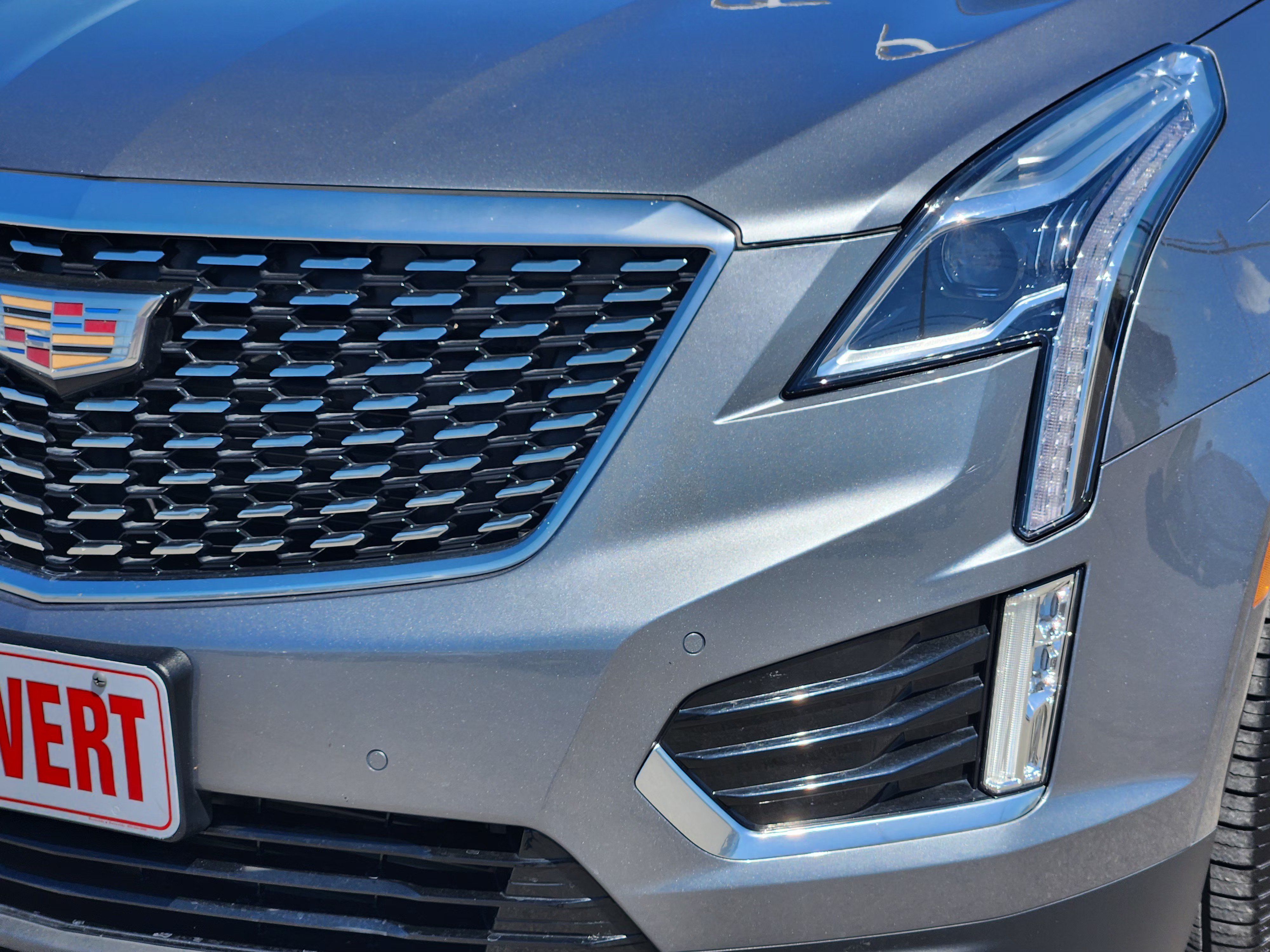 Used 2022 Cadillac XT5 Luxury w/ LPO, Floor Liner Package FWD image 8
