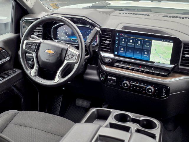 Used 2025 Chevrolet Silverado 3500 LT w/ Safety Package AWD/4WD image 42