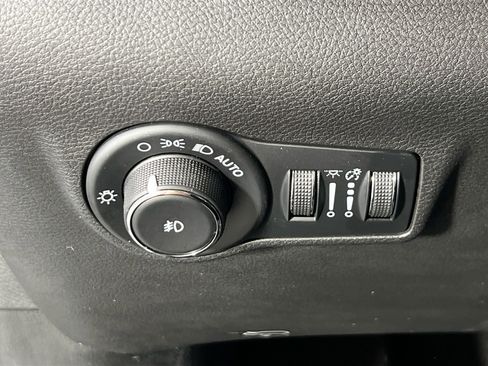 Used 2023 Jeep Compass Trailhawk AWD/4WD image 10