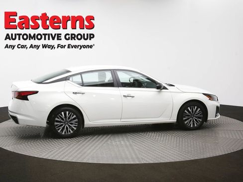 Used 2025 Nissan Altima 2.5 SV FWD image 43