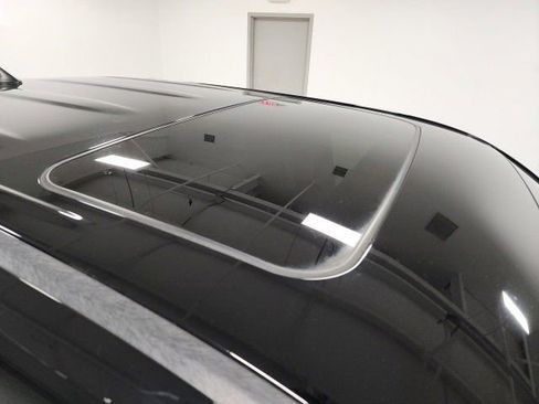 Used 2017 Toyota Tacoma TRD Sport image 15