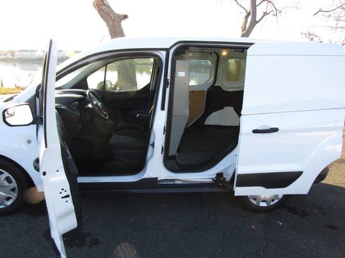 Used 2016 Ford Transit Connect XL image 18