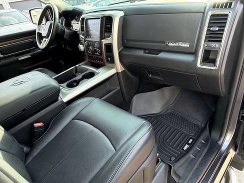 Used 2018 RAM 1500 Laramie w/ Convenience Group AWD/4WD image 19