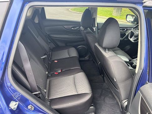 Used 2019 Nissan Rogue SV FWD image 16