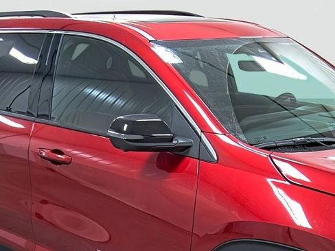 New 2026 Chevrolet Traverse LT w/ Sun and Wheel Package image 15