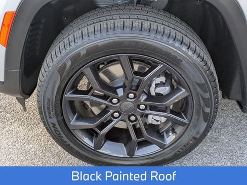 New 2025 Jeep Grand Cherokee L Limited image 12