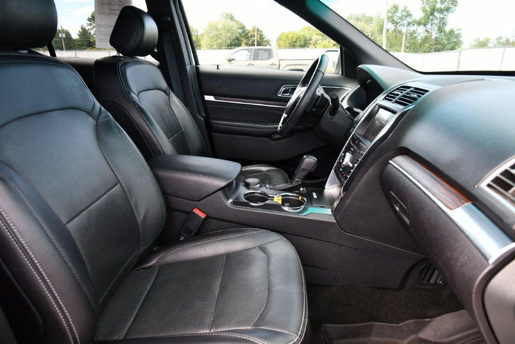 Used 2017 Ford Explorer Limited w/ Equipment Group 301A AWD/4WD image 28