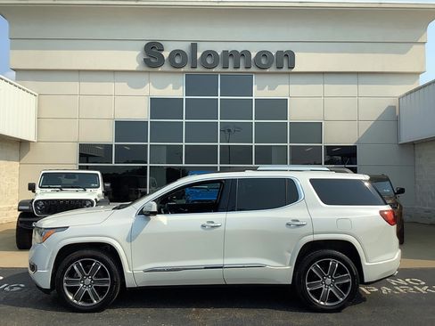 Used 2018 GMC Acadia Denali w/ Technology Package AWD/4WD image 1