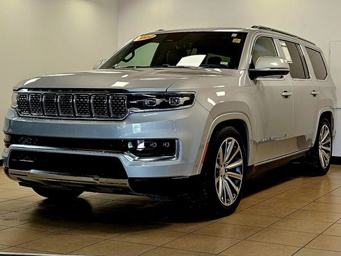 Used 2022 Jeep Grand Wagoneer Series II w/ Convenience Group III AWD/4WD image 3