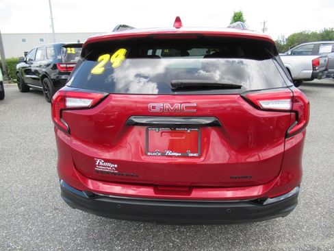 Used 2024 GMC Terrain SLT w/ Infotainment Package II AWD/4WD image 6