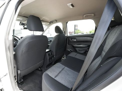 Used 2024 Nissan Rogue SV AWD/4WD image 33