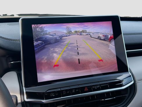 Used 2024 Jeep Compass Limited image 13