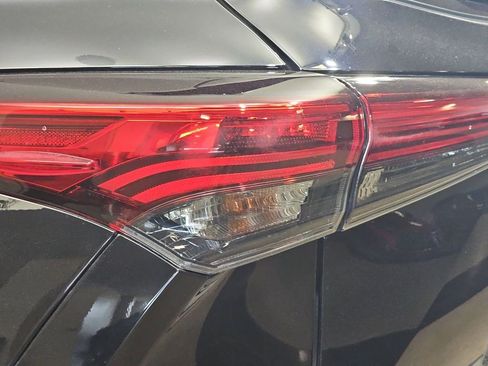 Used 2020 Toyota Highlander Limited AWD/4WD image 37