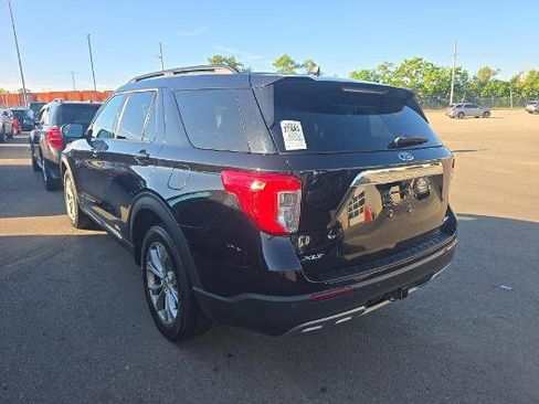 Used 2022 Ford Explorer XLT w/ Equipment Group 202A AWD/4WD image 6