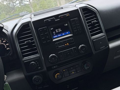 Used 2017 Ford F150 XLT w/ Trailer Tow Package image 15