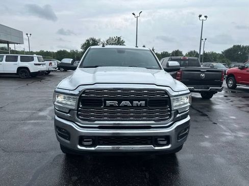 Used 2022 RAM 3500 Limited AWD/4WD image 2