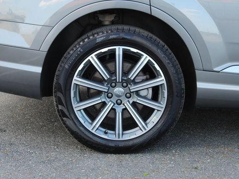 Used 2017 Audi Q7 3.0T Premium Plus w/ Premium Plus Package AWD/4WD image 39