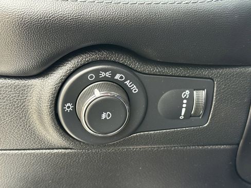 Used 2022 Dodge Durango GT image 40