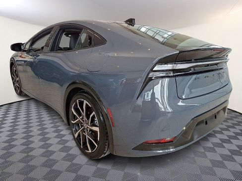 New 2026 Toyota Prius Plug-In Hybrid FWD image 4