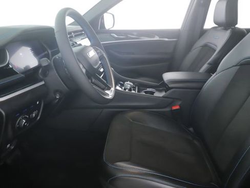 Used 2025 Jeep Grand Cherokee Trailhawk w/ Advanced Protech Group II image 16