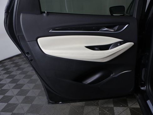 Used 2023 Buick Enclave Essence image 27