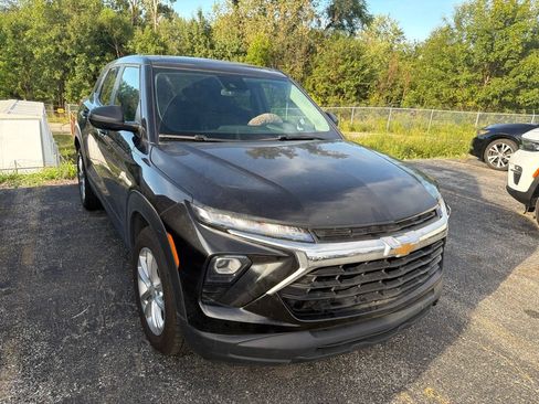 Used 2024 Chevrolet TrailBlazer LS w/ LS Convenience Package FWD image 4