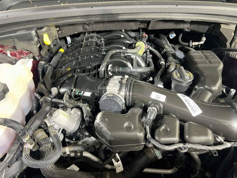 Used 2023 Jeep Grand Cherokee Laredo w/ Luxury Tech Group I AWD/4WD image 28