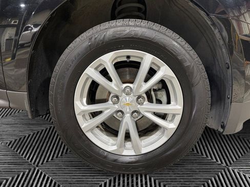 Used 2017 Chevrolet Equinox LT w/ Convenience Package image 11