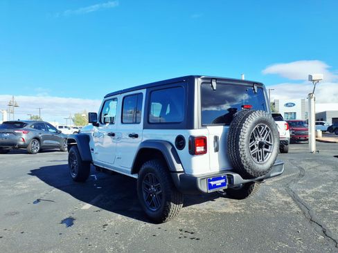 Used 2026 Jeep Wrangler Sport image 4