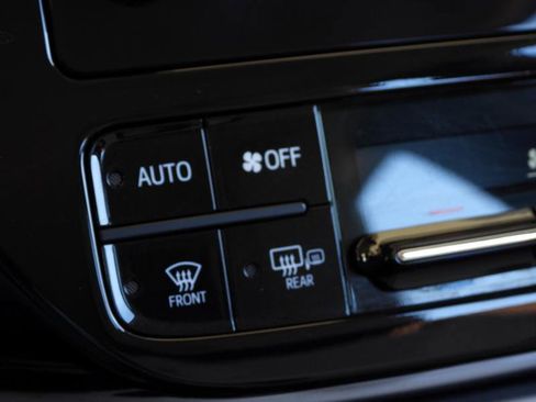 Used 2017 Toyota Prius Two image 60