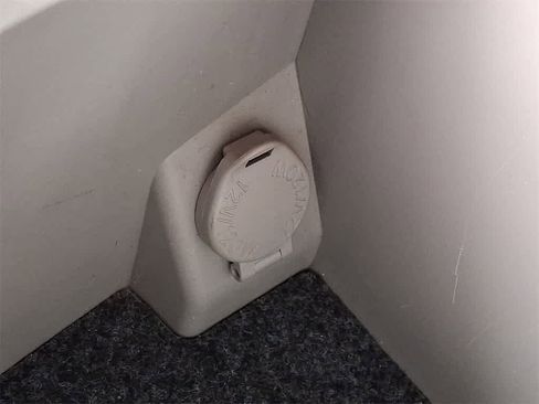 Used 2010 Toyota Corolla image 24