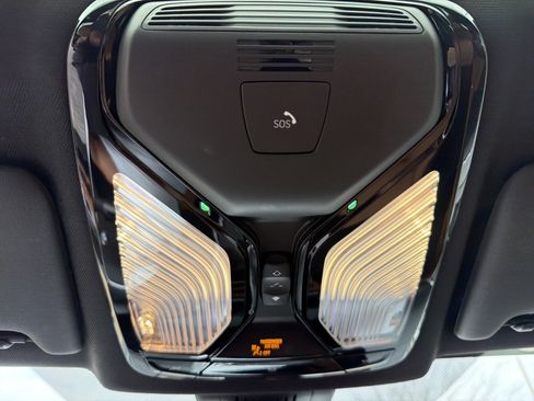 Certified 2025 BMW 430i Coupe w/ Convenience Package image 10