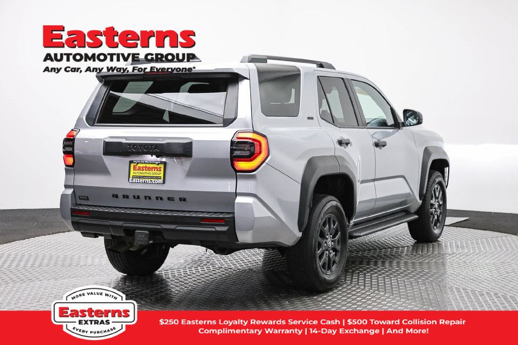 Used 2025 Toyota 4Runner SR5 AWD/4WD image 6