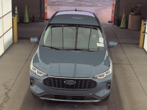 Used 2024 Ford Escape Platinum image 2